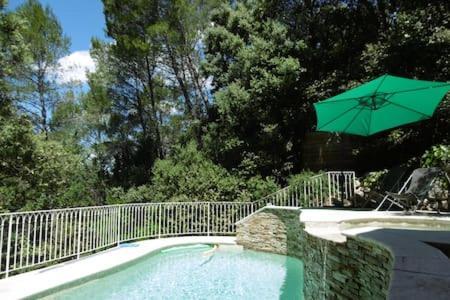 Appart Pins&parasol, piscine chauffée et bain à remous Taradeau Exterior foto